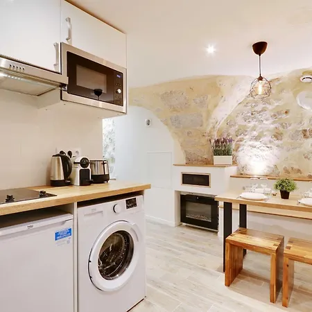 Charming With Ac -1br-3p- Sentier Apartment *